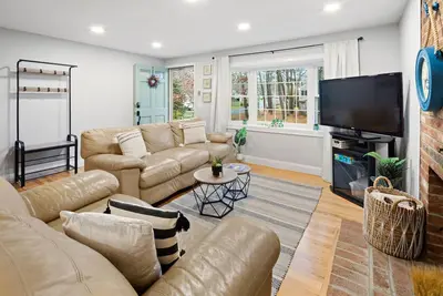 Image de New - Cozy Cape Cod Family Getaway ~ A/C ~ Screened Porch