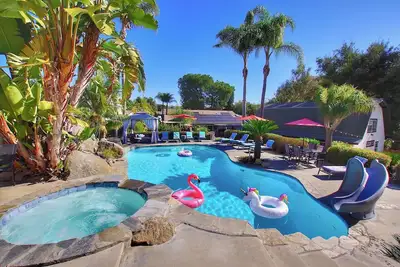 Image de Oasis Pool • Private Resort • Guesthouse Game Room