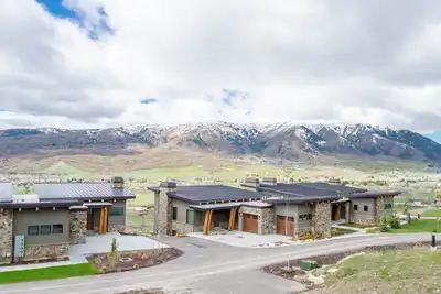 Image de New Powder Mountain Modern Retreat w/ private Hot tub