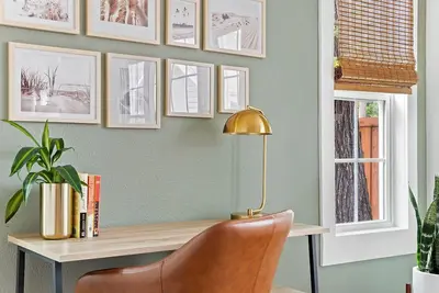 Image de This triplex is a 3 bedroom(s), 2 bathrooms, located in Dallas, Tx.