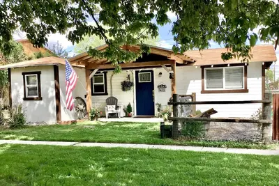 Image de “Wynot Bunkhouse”, Western class in a quaint backyard retreat