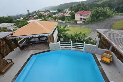 Image de Charmant haut de villa à 18minutes de la plage