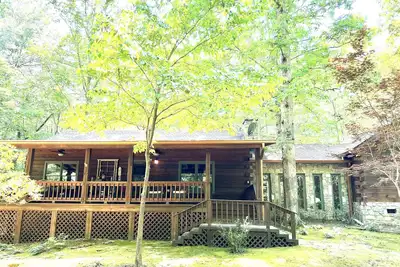 Image de Cabin Retreat in Monteagle's gated Clifftops