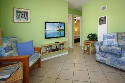 Image de Keylime Cottage Heated Pools, steps from the beach perfect location