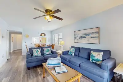 Image de Ground-floor condo with lagoon view, lanai, 2 pools, tennis, pickleball