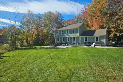 Image de Cozy home 1mi. to beaches/shops/dining, Hot tub, big Patio, Pvt yard, fire pit