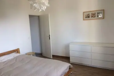 Image de T2 en bas de villa