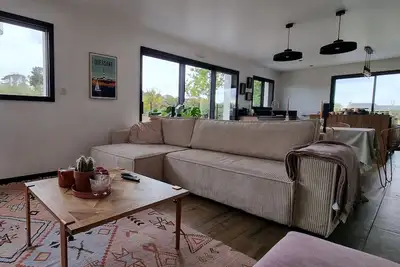 Image de Maison contemporaine Ă pieds de la plage des Blancs Sablons