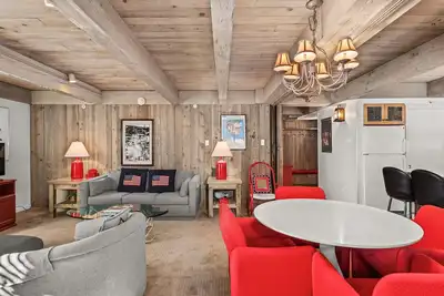 Image de Chateau Eau Claire Unit 1 | Stylish Condo Overlooking the River, Walking Distance to Downtown