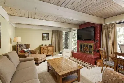Image de Chateau Eau Claire Unit 22 | Condo Overlooking the Roaring Fork River with a Private Deck