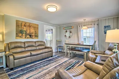 Image de Wareham Cottage w/ Deck, Walk to Swift's Beach