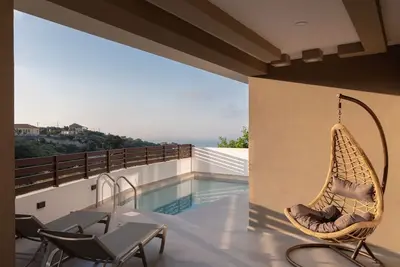 Image de Enjoy the quietness and tradition of Kournas village!