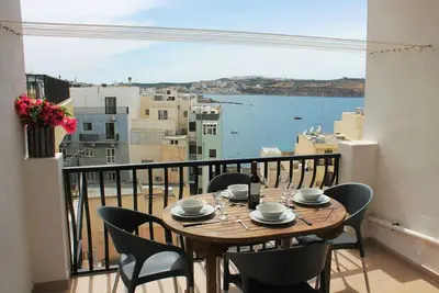 Image de This apartment is located on the lovely promenade of Bugibba