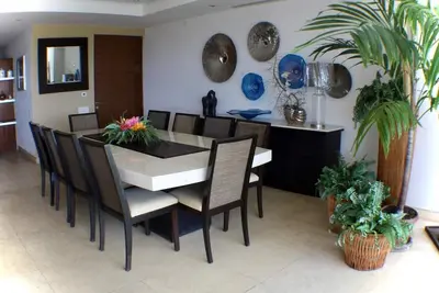 Image de Relaxing Apartment with ocean view - private access to the beach