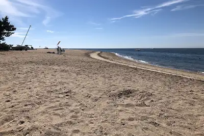 Image de 2 Minute walk to private beach.