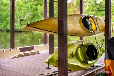 Image de Lily Pad Lakehouse by Carolina Properties-Lake Lanier Lakefront, Fire Pit, Kayak