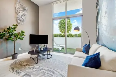 Image de One Bedroom Condo King Bed With City Views