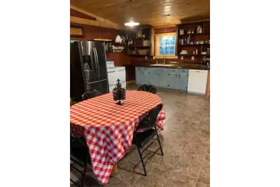 Image de Aunt Sharon’s Bungalow