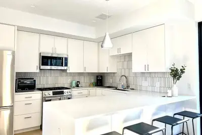 Image de Brand New Modern 2 Bedroom House in Bouldin Near SoCo