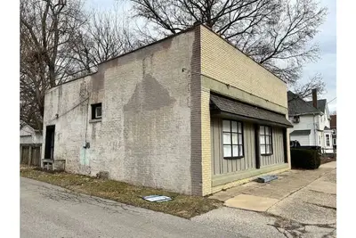 Image de The Hideout Springfield, vanish in plain sight!