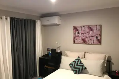 Image de Close to Airport, 12 min to City -Family sized home