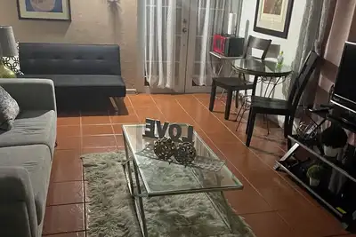 Image de Apartment in the city, 5 minutes from the airport and the beach