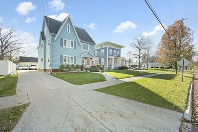 Image de Comfy Flat with Old World Charm in the city