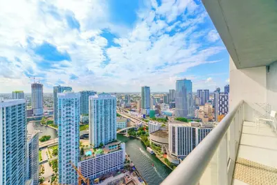 Image de Luxe 1br Brickell • Pool • Walk to World Cup Fest