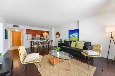 Ocean View Brickell Condo + Free Parking