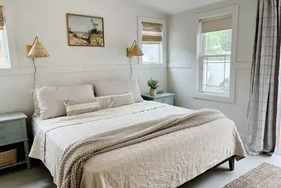 Image de Summer Camp Tiny Cottage - Perfect for a couples/friends retreat & small fams!