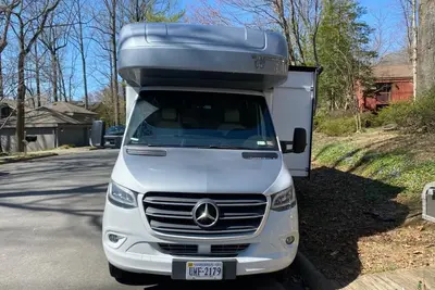 Image de 2020 Rv for 6 right on the Seneca Lake Wine Trail