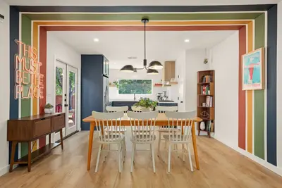 Image de Beautifully Renovated & Stylish South Austin Home