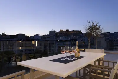 Image de Über Lux 2 Br Penthouse with Acropolis View