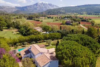 Image de Villa avec piscine chauffée et vue sur la Sainte Victoire à 15 minutes d'Aix