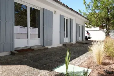 Image de Maison Rénovée pour 7 Personnes à 350m de la Plage, Jardin Clos, Confort Moderne