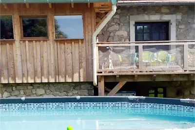 Image de Proche du lac et de la passerelle himalayenne! Maison de 200 m2