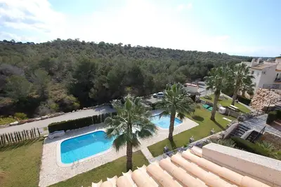 Image de Bel appartement dans une magnifique région avec piscine partagée et Wi-Fi.