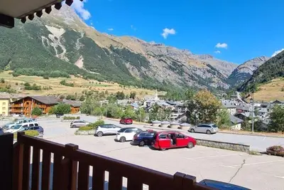 Image de À 10m des pistes de ski, 1er étage, vue village, balcon, télévision, casier à ski, 27m², Val Cenis