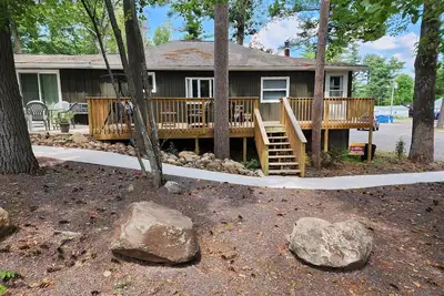 Image de Lakeview Cottage: Spacious Lakeside Retreat for Families and Friends