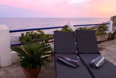 Image de 2 Bedroom beach side house with community pool