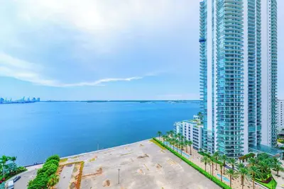 Oceanfront Bliss | Free Parking in Brickell