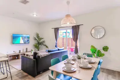 Spacious Miami Townhouse W Free Parking