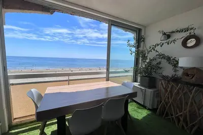 Image de Spacieux et moderne appartement en bord de mer
