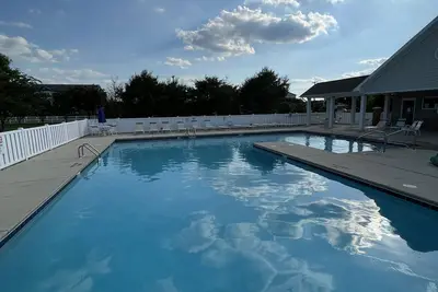 Image de 1st Floor Beach-town Condo. We are Pet Friendly!
