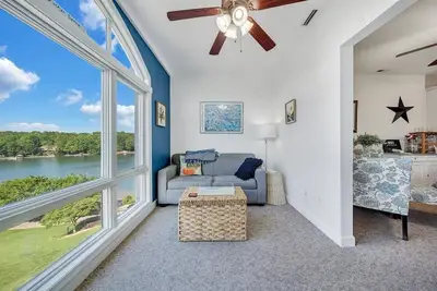 Image de #132 Pointe - 3 Bedroom Lakefront Condo at Mariners Sml