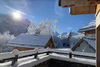Image de Chalet 4*, proche pistes/station, avec vue panoramique et terrasse ensoleillée