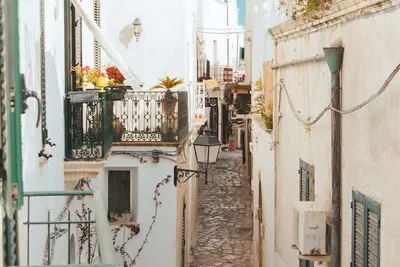 Suggestive apartment in beautiful old building in historical center
