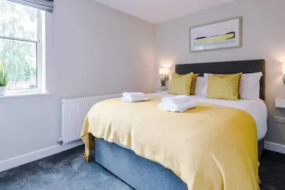 Image de Comfy 2 Bedroom Apartment in Chester City Centre