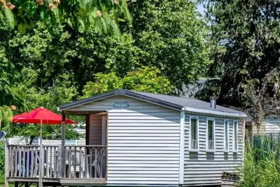 Image de Mobil-Home Standard 27 m² 2 chambres dont terrasse semi-couverte 7 m² + Tv 4 personnes