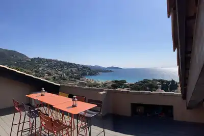 Image de Appartement vue mer à 5 min à pieds de la plage